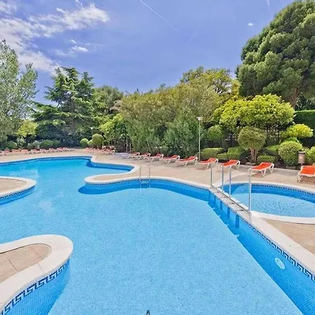 Сasa de vacaciones With Shared Pool In Tossa Park Tossa de Mar
